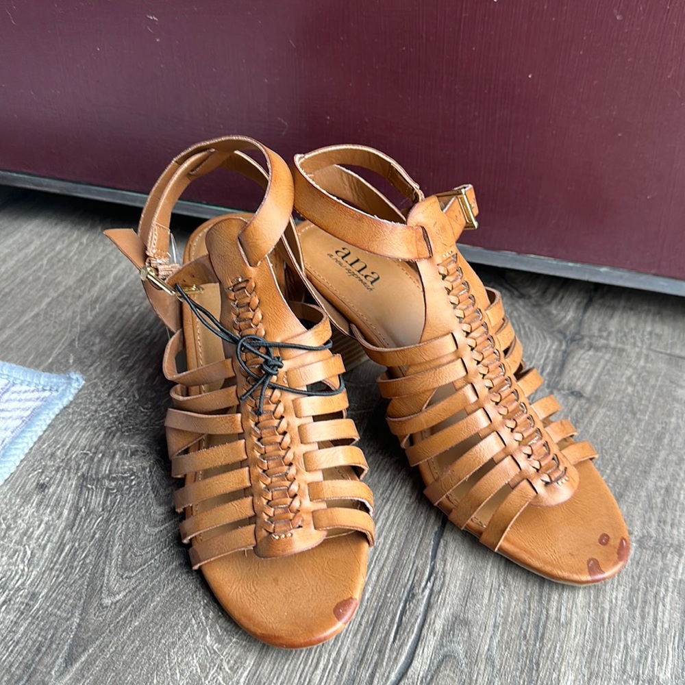 Brown Wedges